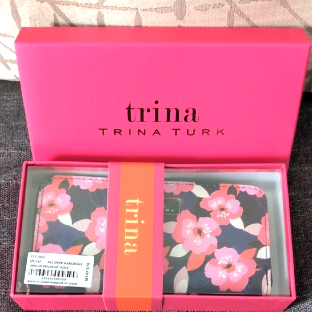 Trina Turk Zip Around Wallet in Floral Print ( all Over Narcissus), 7.5x4x1" - Picture 2 of 5